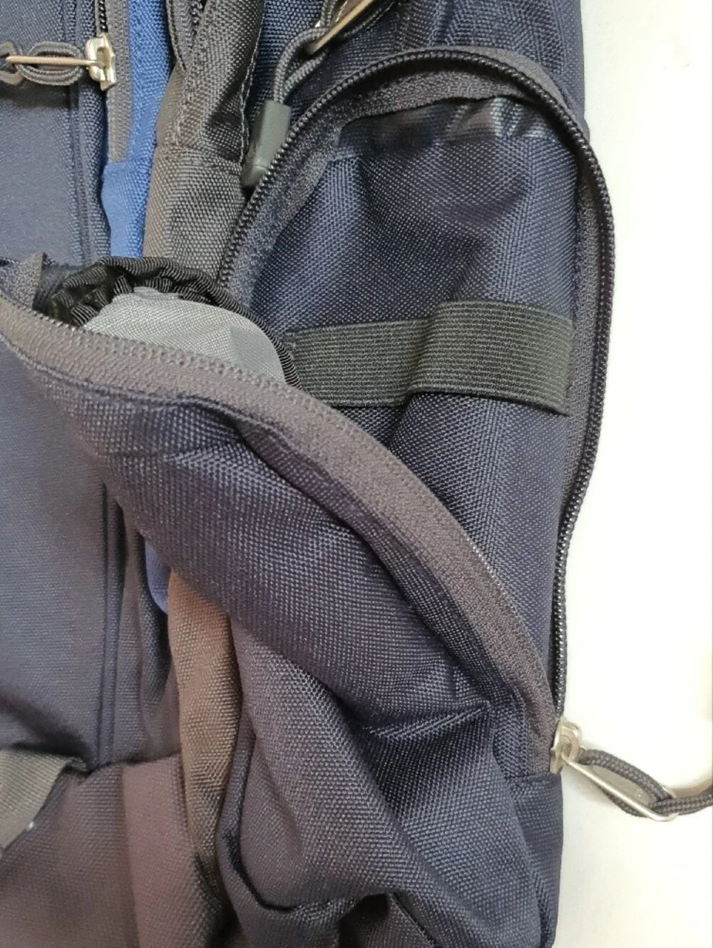 The North Face Navy and Royal Blue Mentor Backpack  NWT + Free Gift